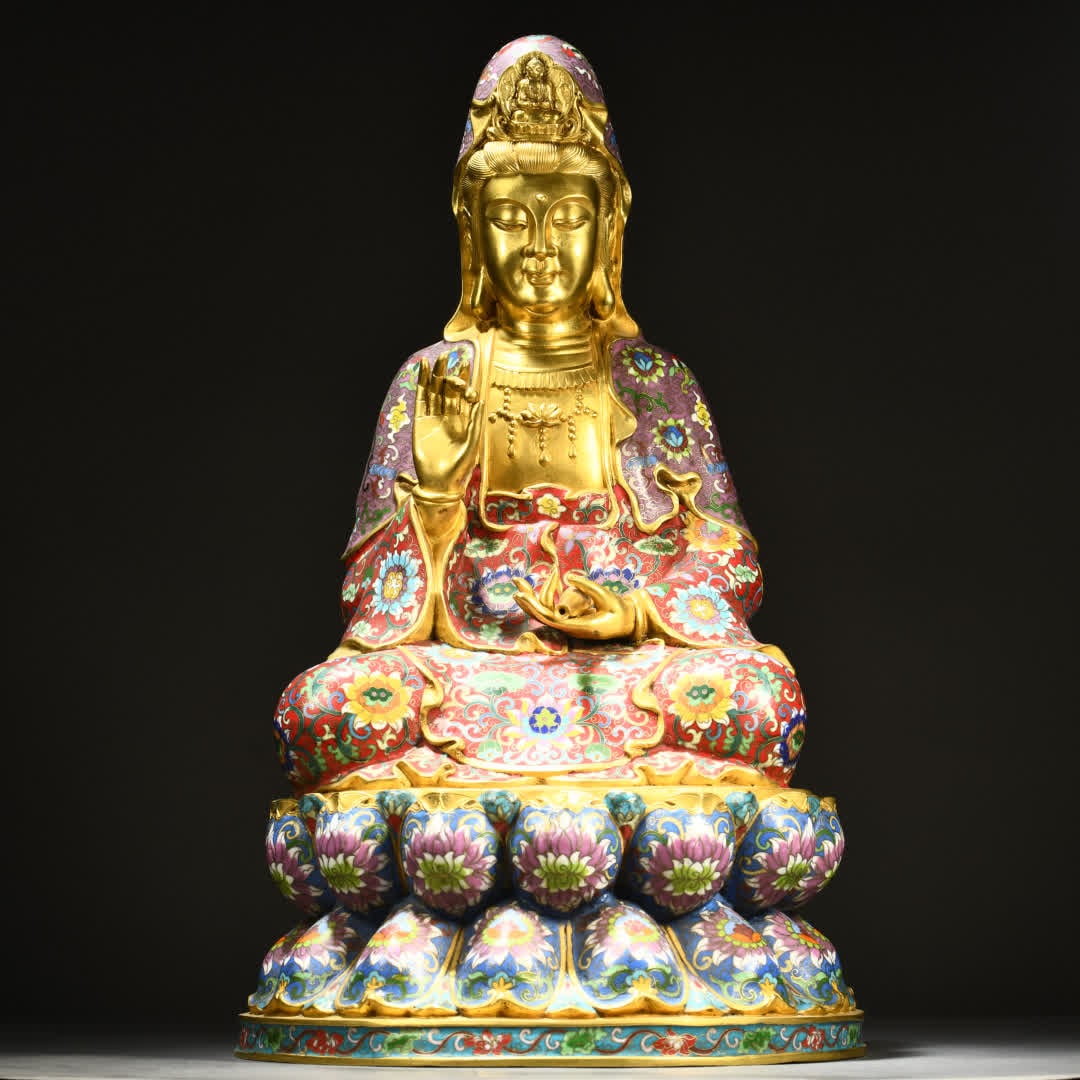A Qing dynasty finely cast bronze cloisonne enamel seated statue of Avalokiteshvara Bodhisattva: Qing Dynasty: Finely cast bronze-framed cloisonne cloisonne enamel seated statue of Guanyin Bodhisattva SIZE: H:49cm W:28.7cm W:11.15kg (The Dimensions Of All Batches Are Manually Measured.If You