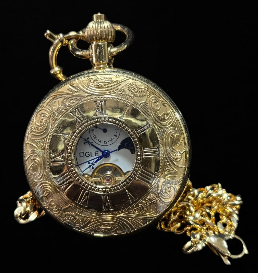 A DIGLF skeleton engraved mechanical pocket watch: DIGLF Skeleton Engraved Mechanical Pocket Watch SIZE: D:5cm (The Dimensions Of All Batches Are Manually Measured.If You Need More Detailed Information, Please Contact Our Customer Service Before