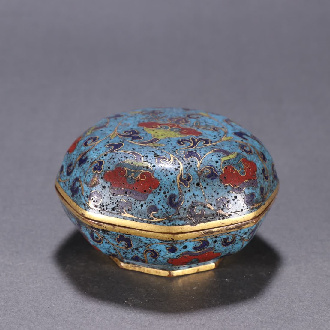 A Ming Dynasty copper-plated cloisonne patterned lid box - 3