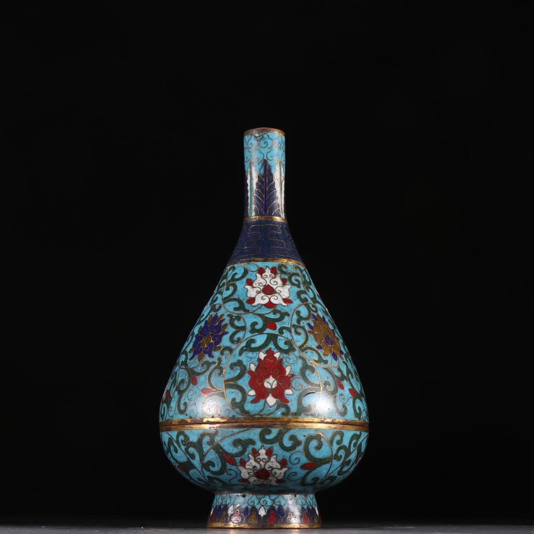 A Ming Dynasty copper gilded cloisonne bottle-style candle holder: Ming Dynasty copper gilt cloisonne bottle-style candle holder SIZE: H:21cm W:11cm W:702.1g (The Dimensions Of All Batches Are Manually Measured.If You Need More Detailed Information, Please Contact Ou