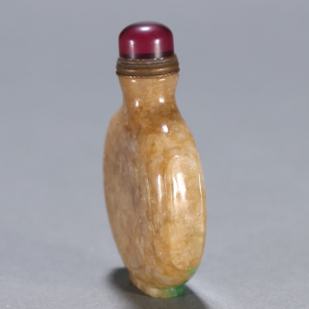A Qing Dynasty jade snuff bottle - 7