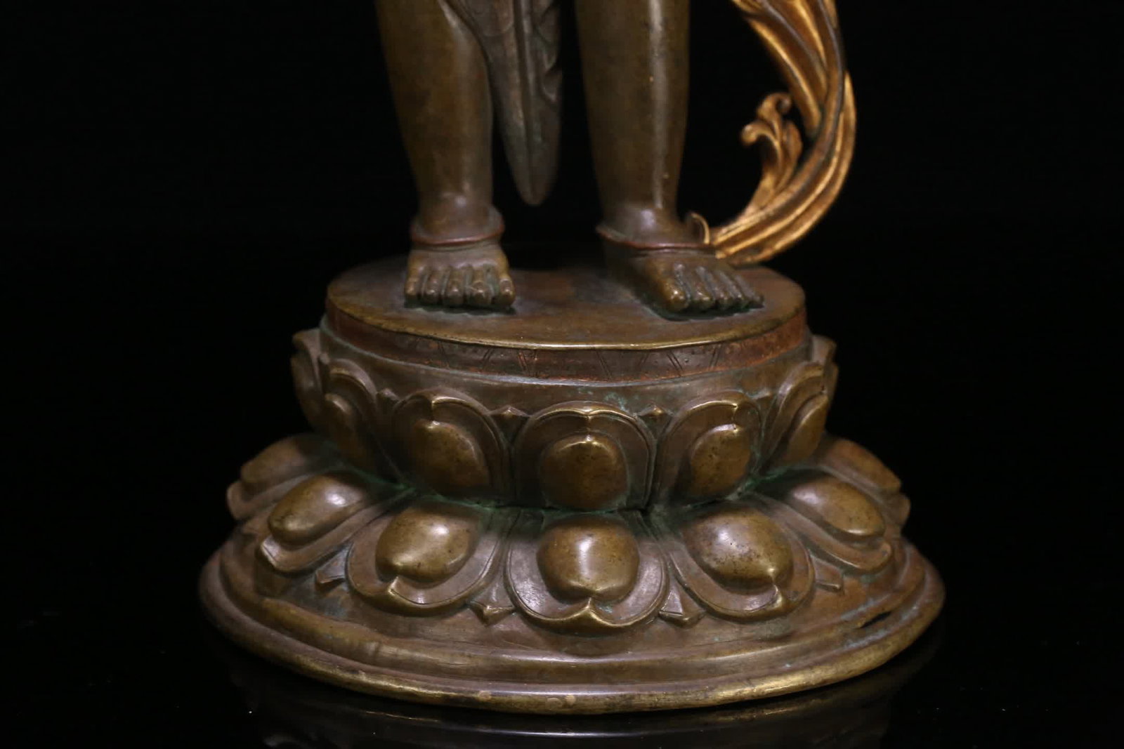 A 13th-century early Tibetan gilt bronze standing of Tara - 5