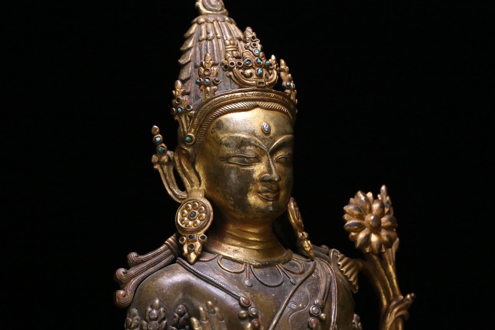 A 13th-century early Tibetan gilt bronze standing of Tara - 6