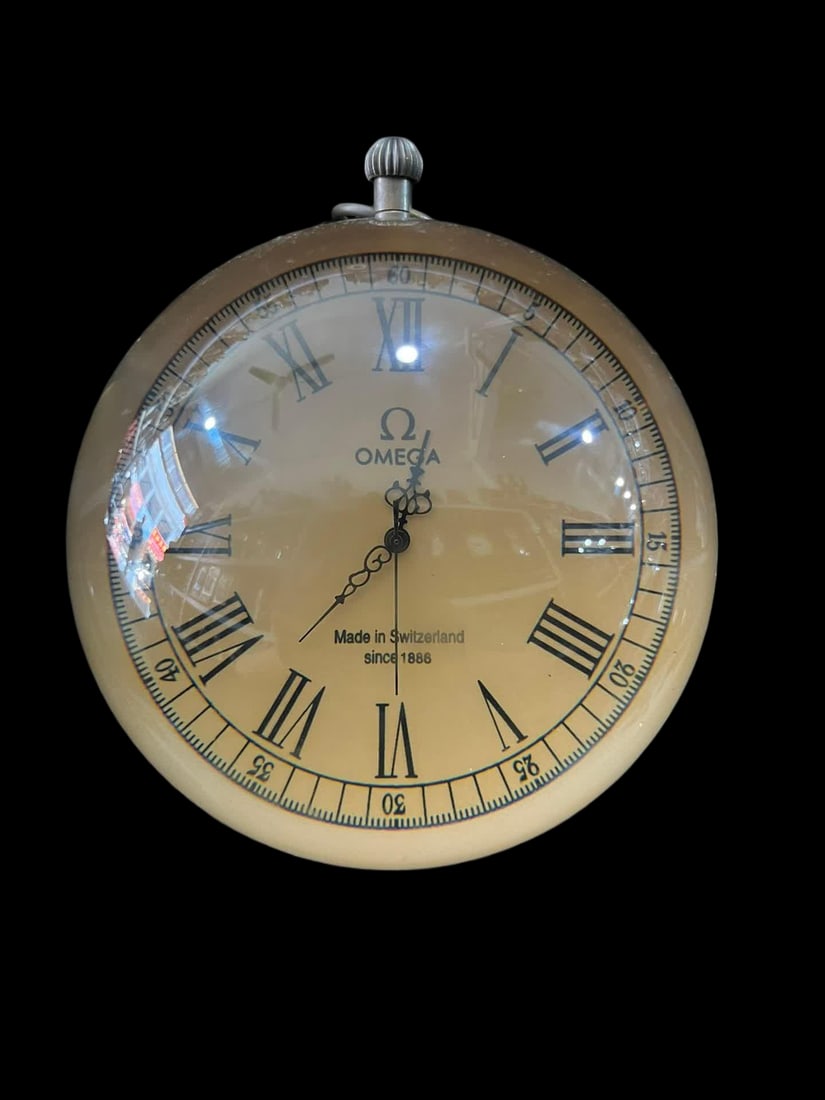 A late Qing Dynasty round spherical watch: Late Qing Dynasty round spherical table SIZE: D: Approximately 10cm (The Dimensions Of All Batches Are Manually Measured.If You Need More Detailed Information, Please Contact Our Customer Service