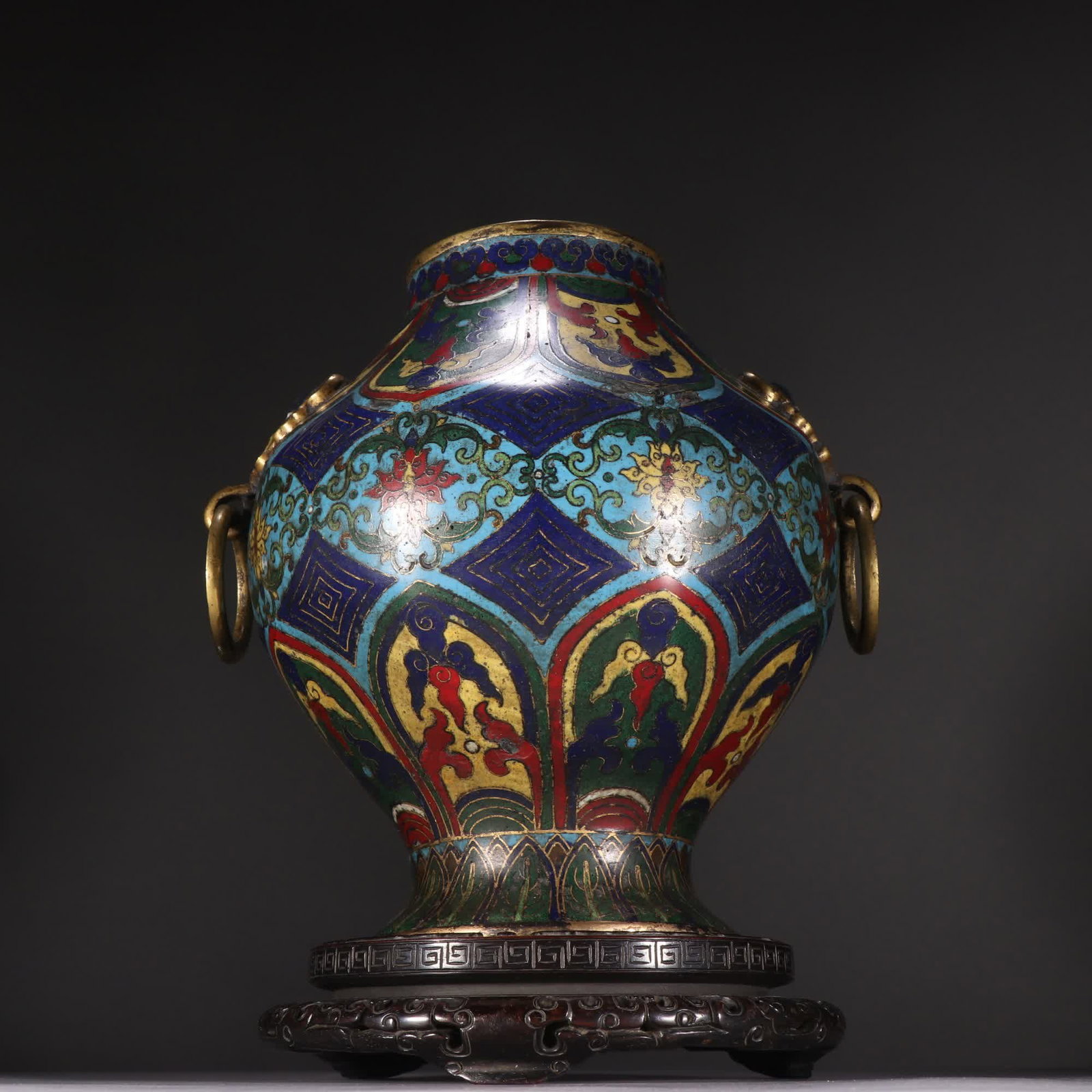 A Qing Dynasty bronze-inlaid cloisonne zun with animal ear rings and floral patterns: Qing Dynasty bronze-bodied cloisonne floral beast-shaped ear-holding ring zun SIZE: H:22.3cm W:21cm W:2290.7g (The Dimensions Of All Batches Are Manually Measured.If You Need More Detailed