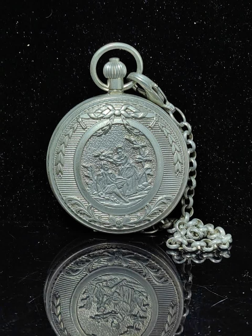 A late Qing dynasty double-open pocket watch: In the late Qing dynasty, I open my pocket watch in pairs SIZE: D:55mm (The Dimensions Of All Batches Are Manually Measured.If You Need More Detailed Information, Please Contact Our Customer Service B