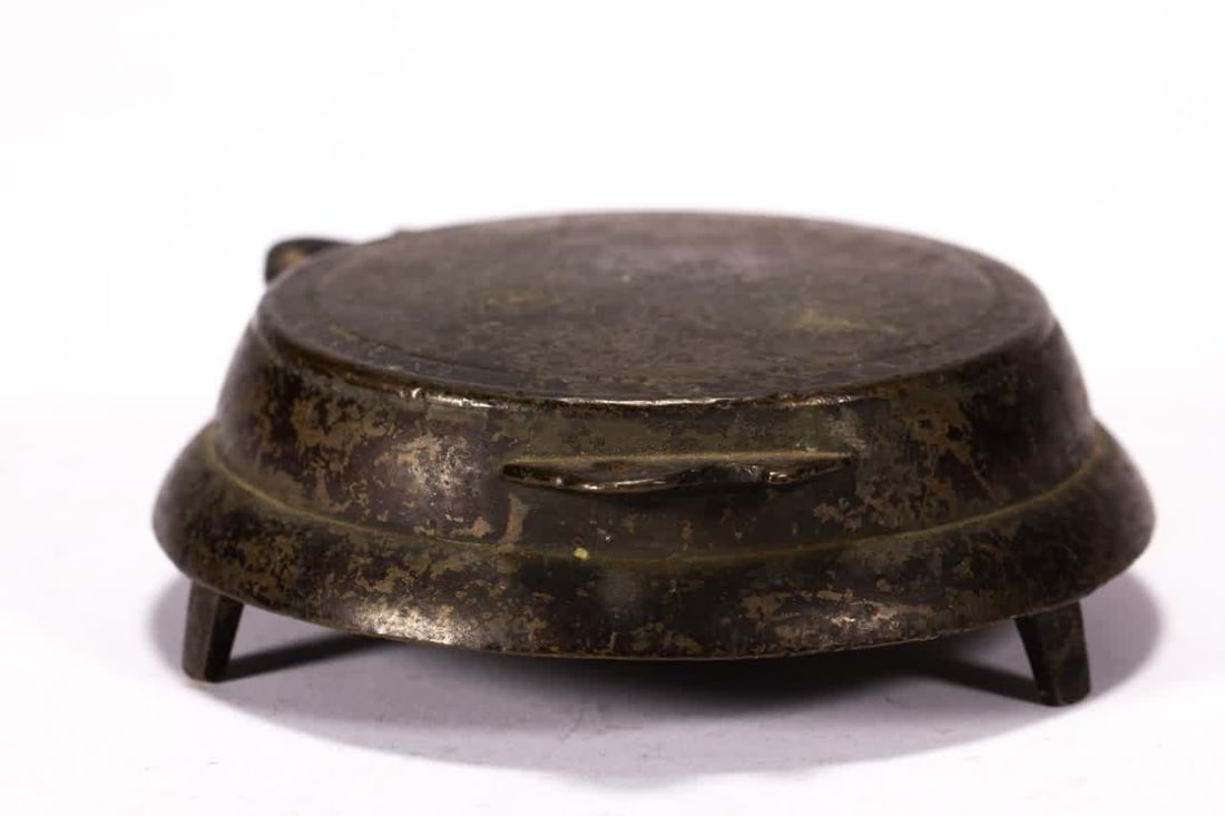 A copper base from the Qing Dynasty - 3