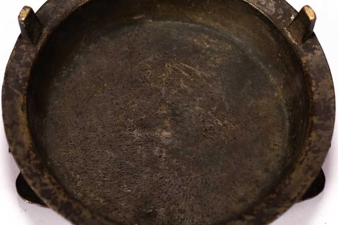 A copper base from the Qing Dynasty - 9