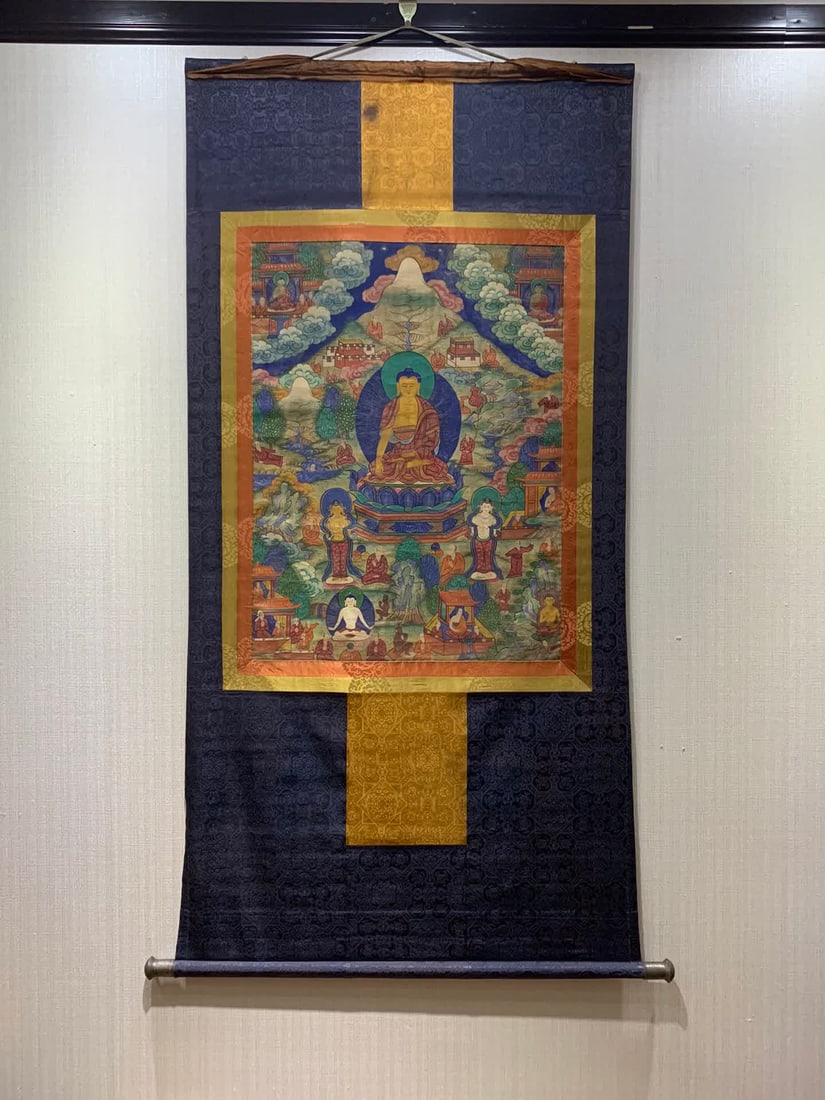 A Qing Dynasty Tibetan Buddhist Thangka made entirely of natural minerals and hand-painted: Qing Dynasty Tibetan Buddhism, natural mineral hand-painted Shakyamuni Thangka SIZE: 175x92cm, heart 81x61cm (The Dimensions Of All Batches Are Manually Measured.If You Need More Detailed
