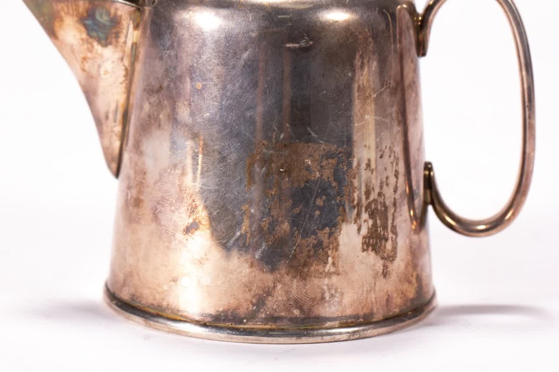 A Qing Dynasty silver teapot - 3