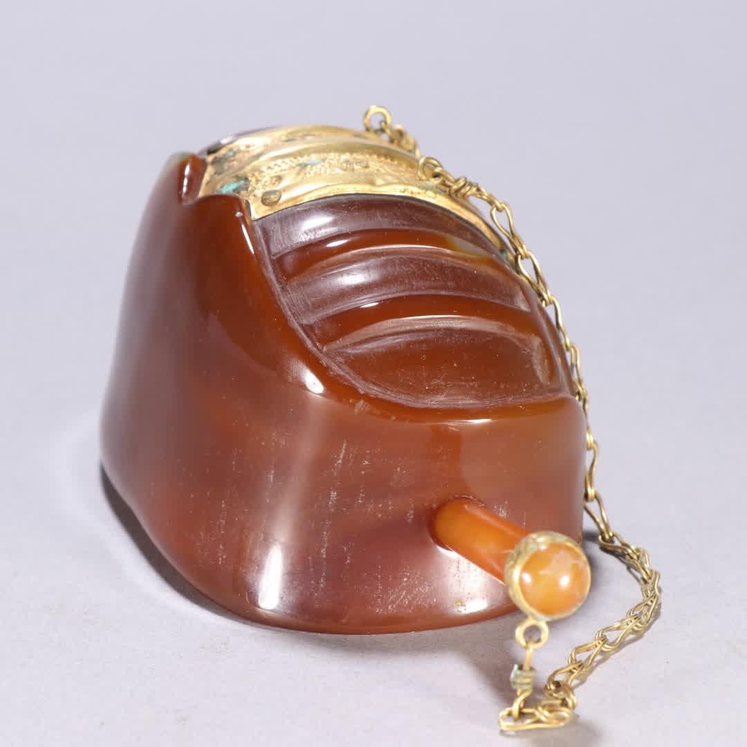 A gold hair crown with agate - 8