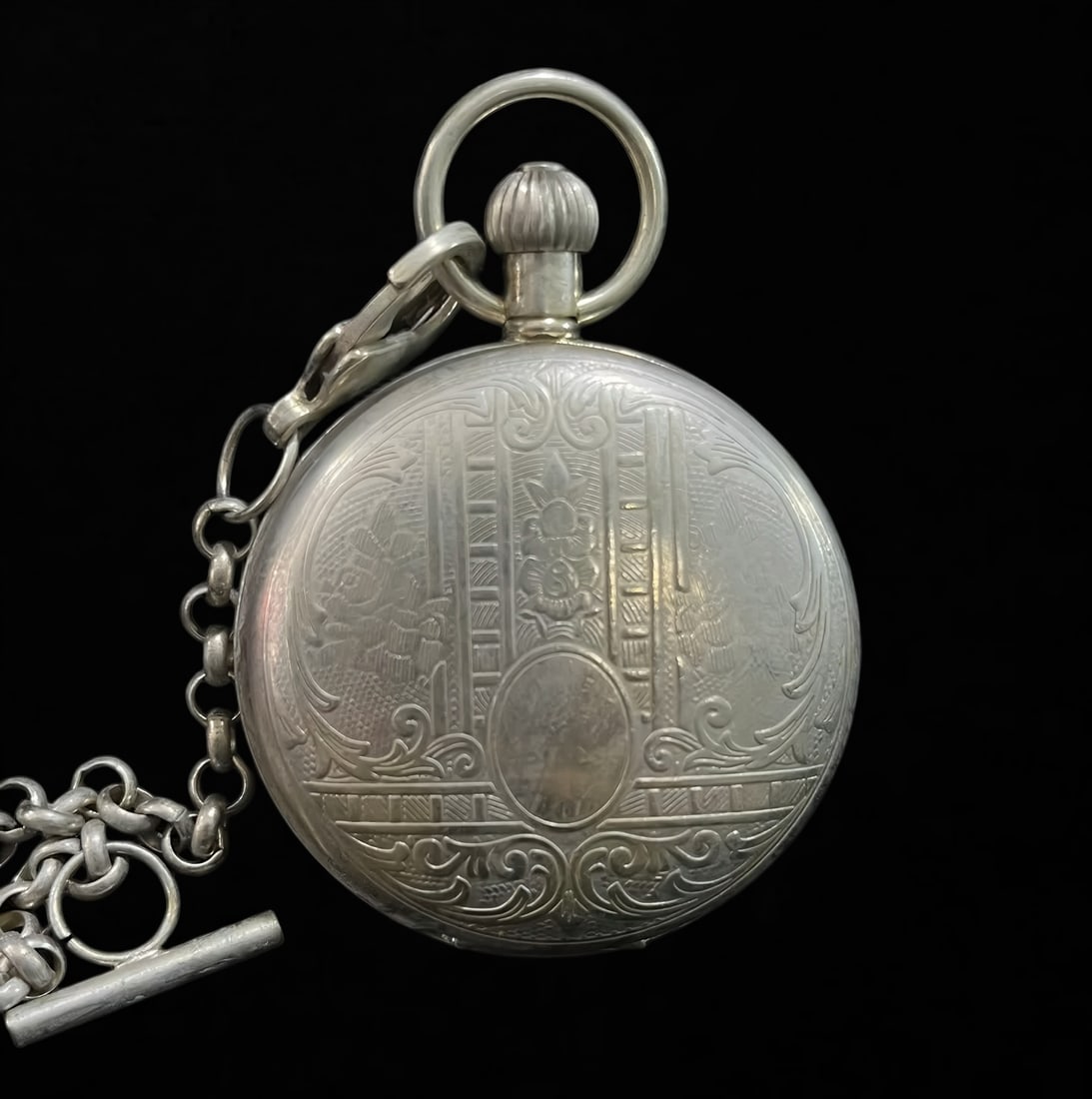 A late Qing dynasty double-open pocket watch: In the late Qing dynasty, I open my pocket watch in pairs SIZE: D:50mm (The Dimensions Of All Batches Are Manually Measured.If You Need More Detailed Information, Please Contact Our Customer Service