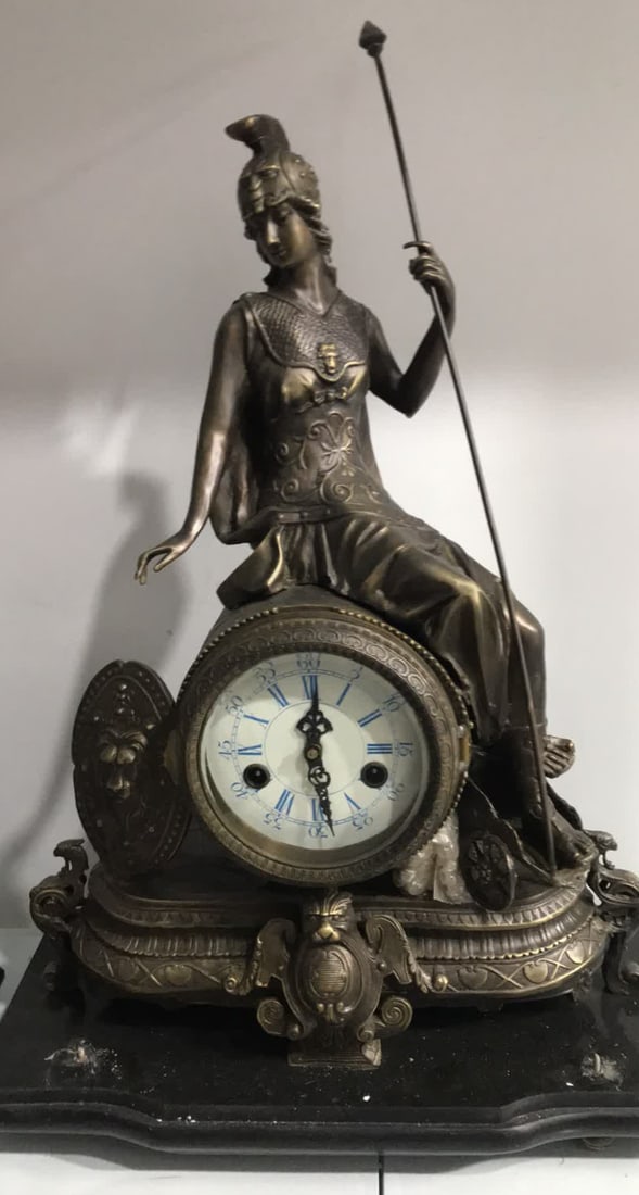 A late Qing dynasty bronze sculpture hand clock: Late Qing Dynasty bronze sculpture hand clock SIZE: 65x46x22cm (The Dimensions Of All Batches Are Manually Measured.If You Need More Detailed Information, Please Contact Our Customer Service Before