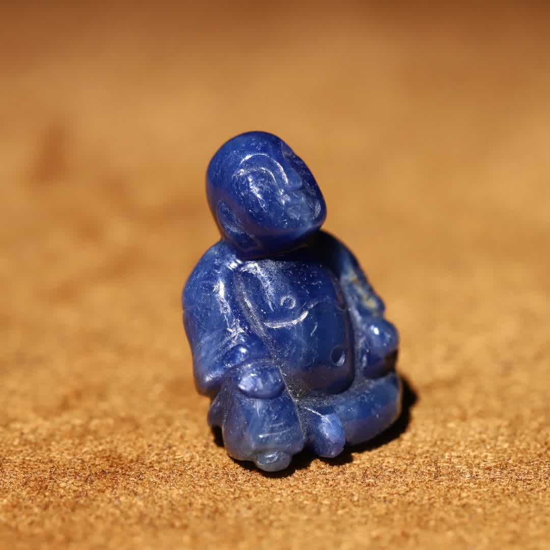 A sapphire personal Buddha carving - 3