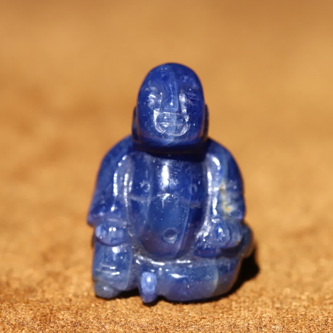 A sapphire personal Buddha carving - 4
