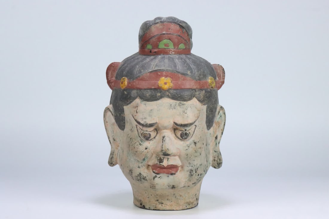 One Tang dynasty bronze painted Buddha head: Tang dynasty bronze painted Buddha head SIZE: 25.3x16.2x17.3cm W:3755g (The Dimensions Of All Batches Are Manually Measured.If You Need More Detailed Information, Please Contact Our Customer Service