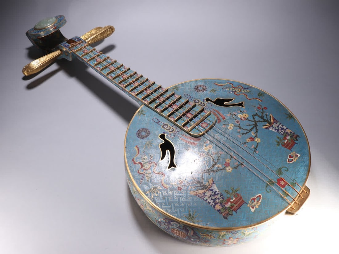 A Qing Dynasty gilt bronze cloisonne pipa: Qing Dynasty gilt bronze cloisonne pipa SIZE: L:88.5cm W:36cm W:6.6kg (The Dimensions Of All Batches Are Manually Measured.If You Need More Detailed Information, Please Contact Our Customer Service Be