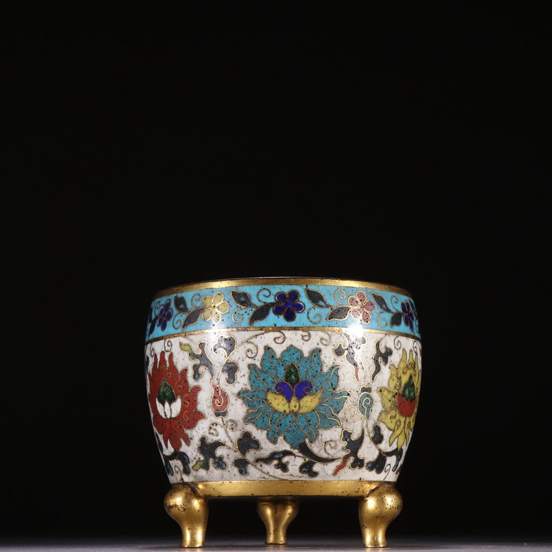 A Ming Dynasty bronze-bodied cloisonne lotus burner: Ming Dynasty bronze-bodied cloisonne lotus burner SIZE: H:8.5cm W:9.2cm W:451.6g (The Dimensions Of All Batches Are Manually Measured.If You Need More Detailed Information, Please Contact Our