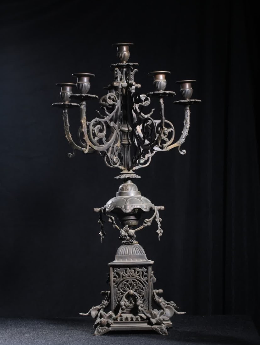 A late Qing Baroque style scroll floral pattern bronze table clock - 12