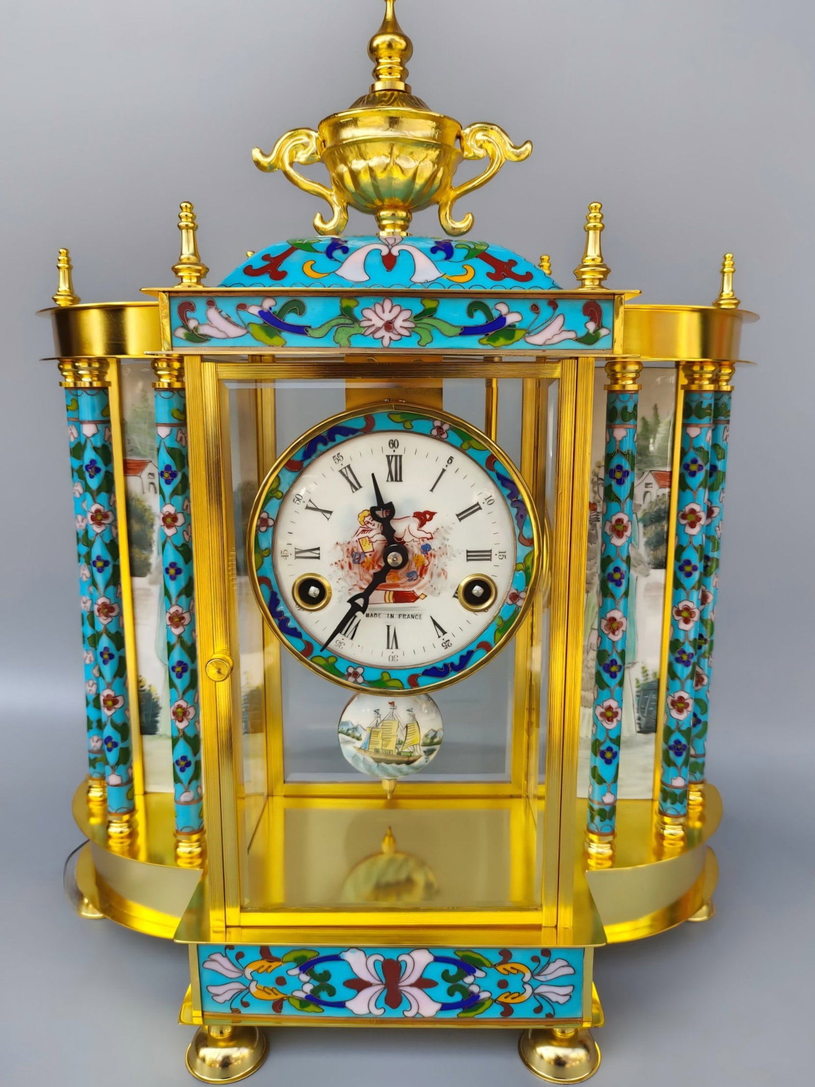 A late Qing European cloisonne ancient clock: Late Qing European cloisonne ancient clock SIZE: 35x14x45cm (The Dimensions Of All Batches Are Manually Measured.If You Need More Detailed Information, Please Contact Our Customer Service Before
