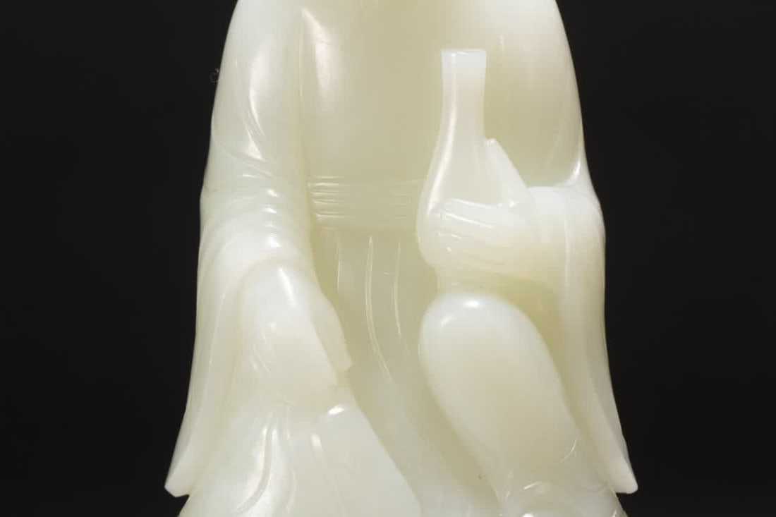 A Qing Dynasty white jade figurine - 3