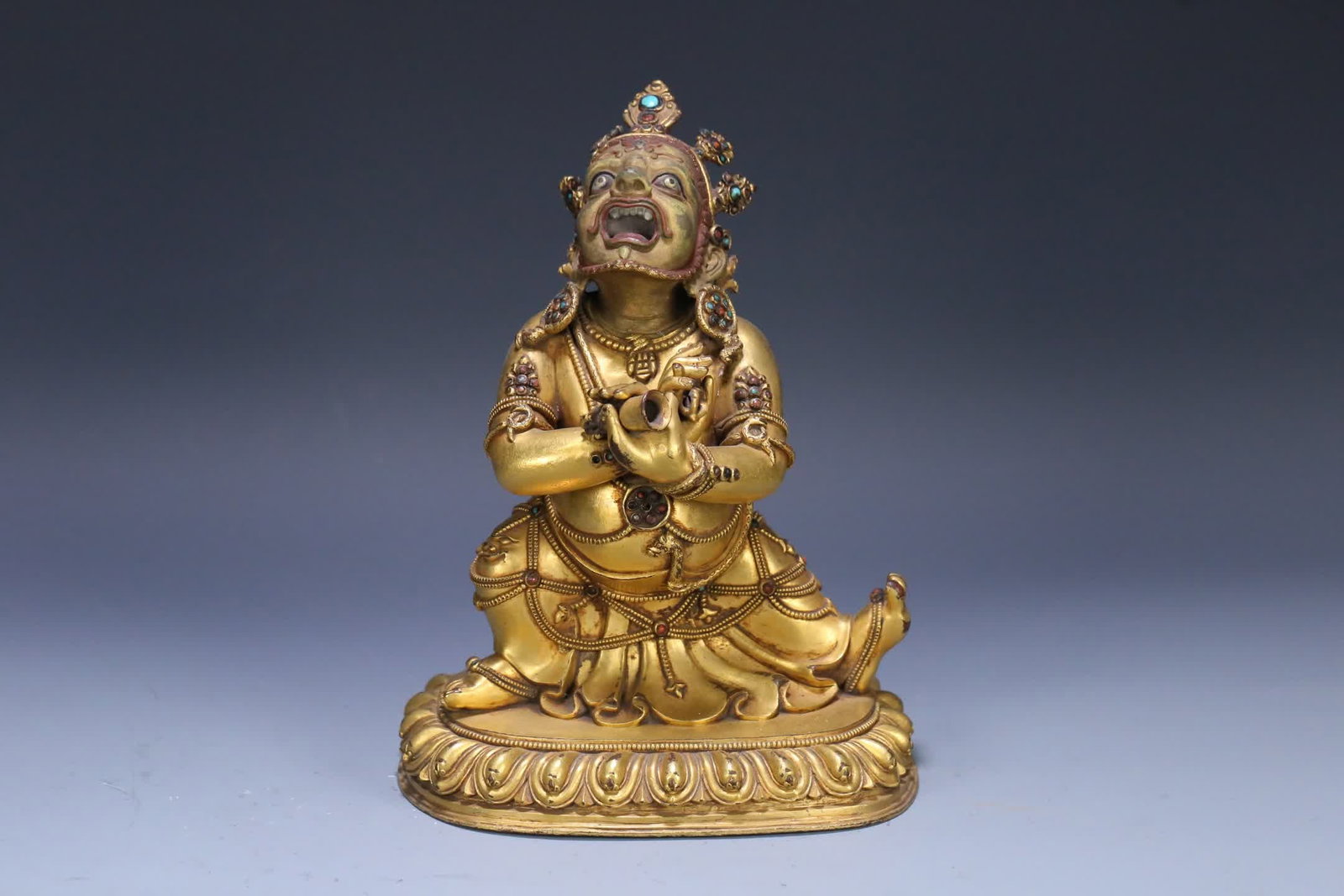A Ming Dynasty Tibetan bronze gilt Vajra guardian statue: Ming Dynasty Tibetan tradition, gilded bronze Vajra protector statue SIZE: H:23 x Bottom 17.5 x 12.5cm W: 3165g (The Dimensions Of All Batches Are Manually Measured.If You Need More Detailed