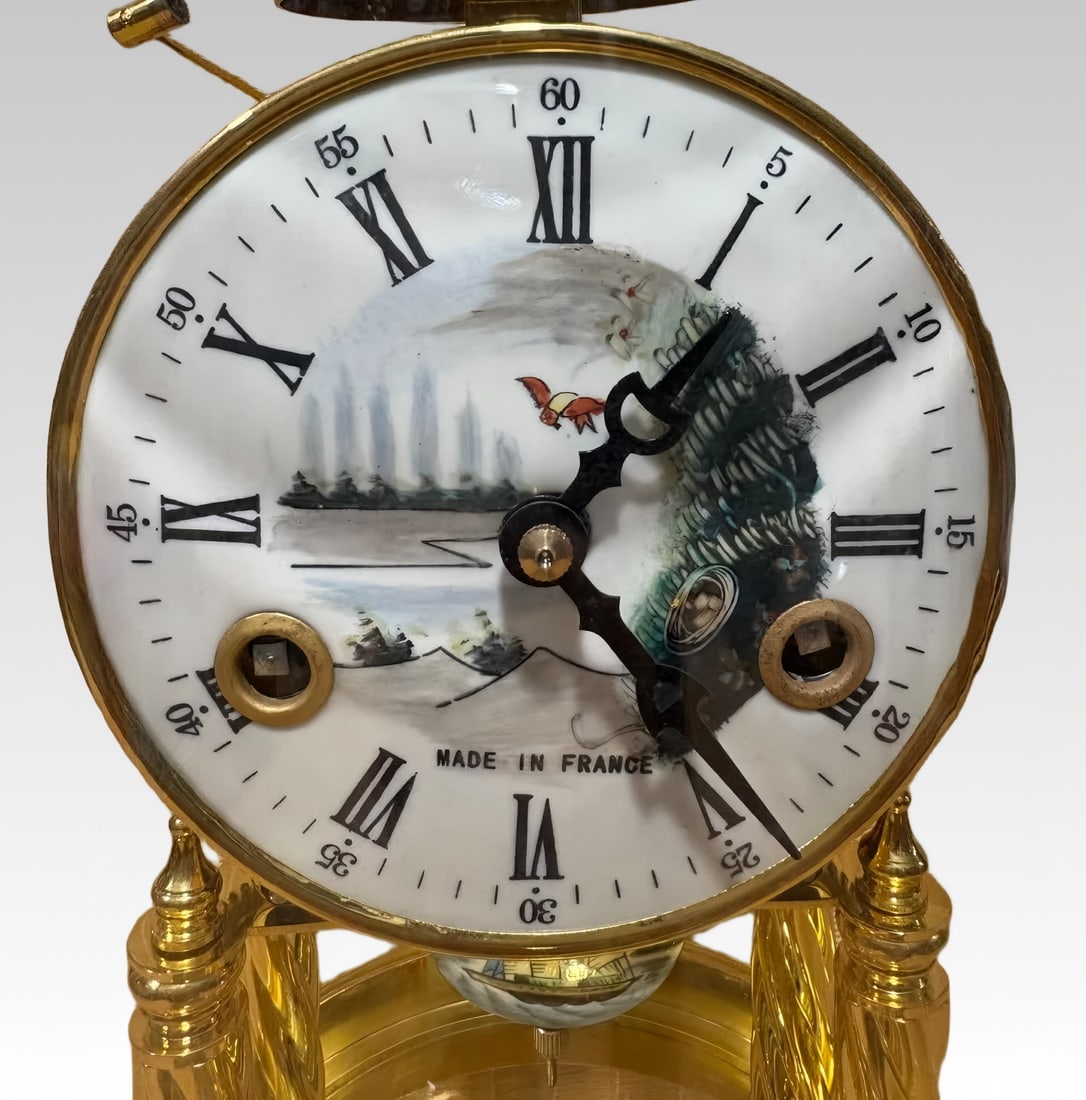An 18th-century gilt pendulum clock - 2