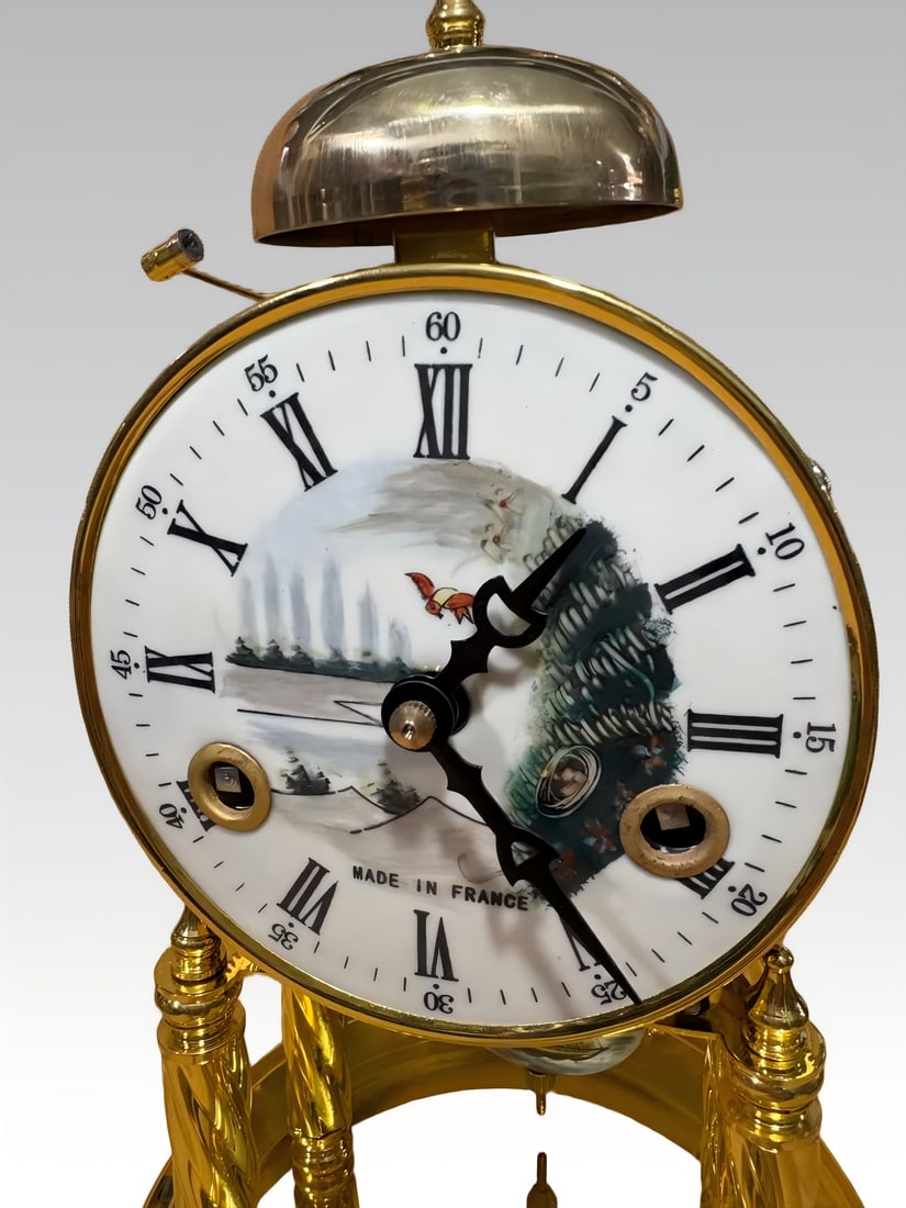 An 18th-century gilt pendulum clock - 4
