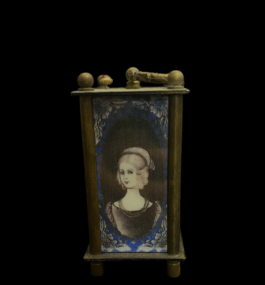 A small late Qing dynasty hand clock - 2