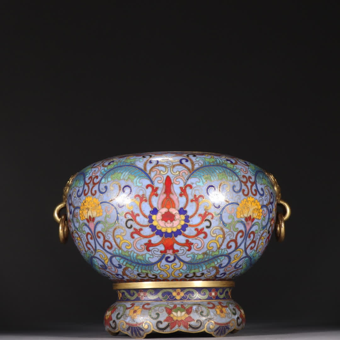 A Qing Dynasty copper gilt cloisonne double-handled ring-holding incense burner: Qing Dynasty gilt bronze cloisonne double-handled ring-holding incense burner SIZE: H:12.8cm W:17cm W:2026.6g (The Dimensions Of All Batches Are Manually Measured.If You Need More Detailed