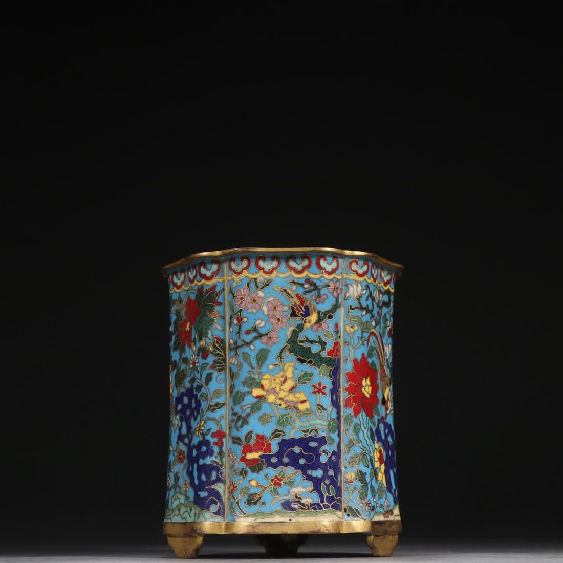 A Ming Dynasty copper gilt cloisonne brush pot with entwined floral patterns (1 of 9)