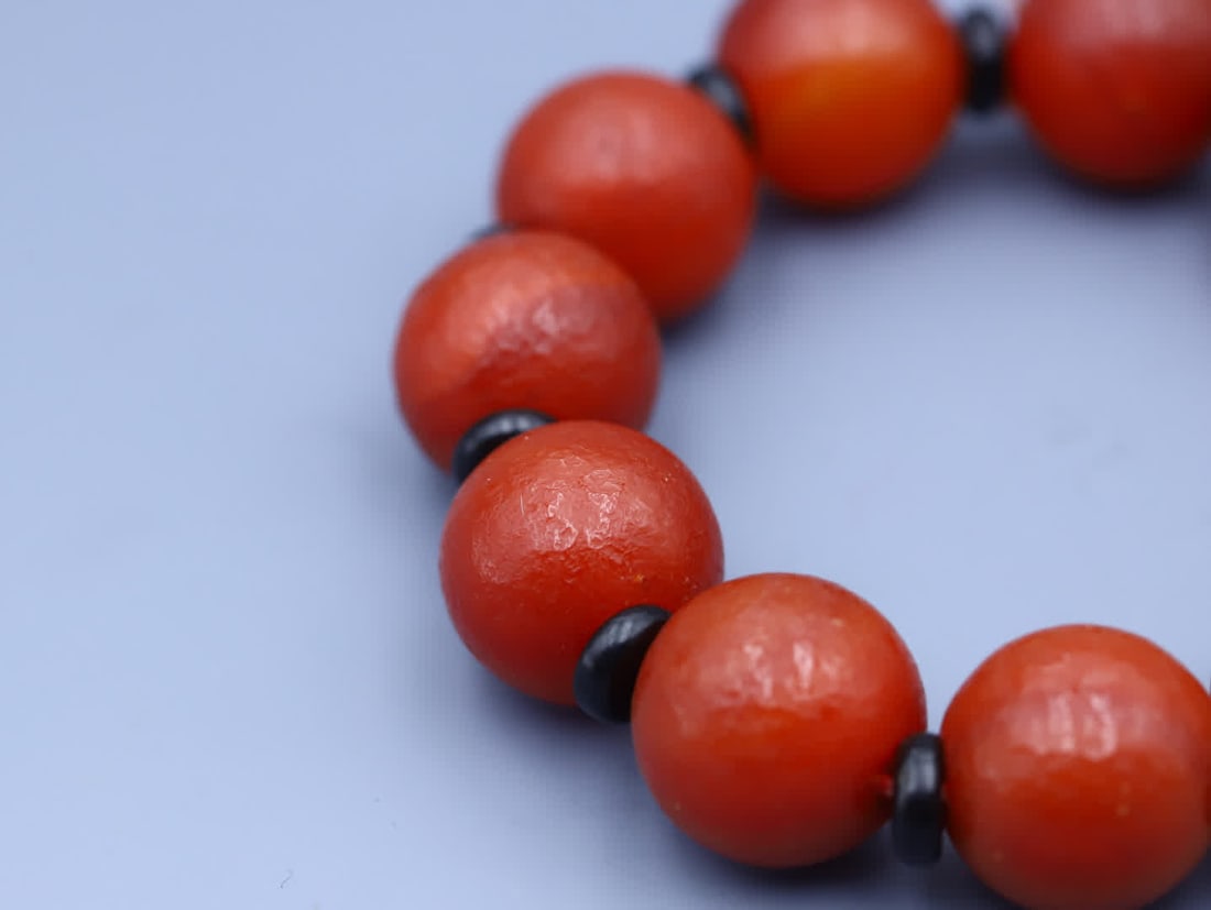 A Qing Dynasty red agate bead bracelet - 8