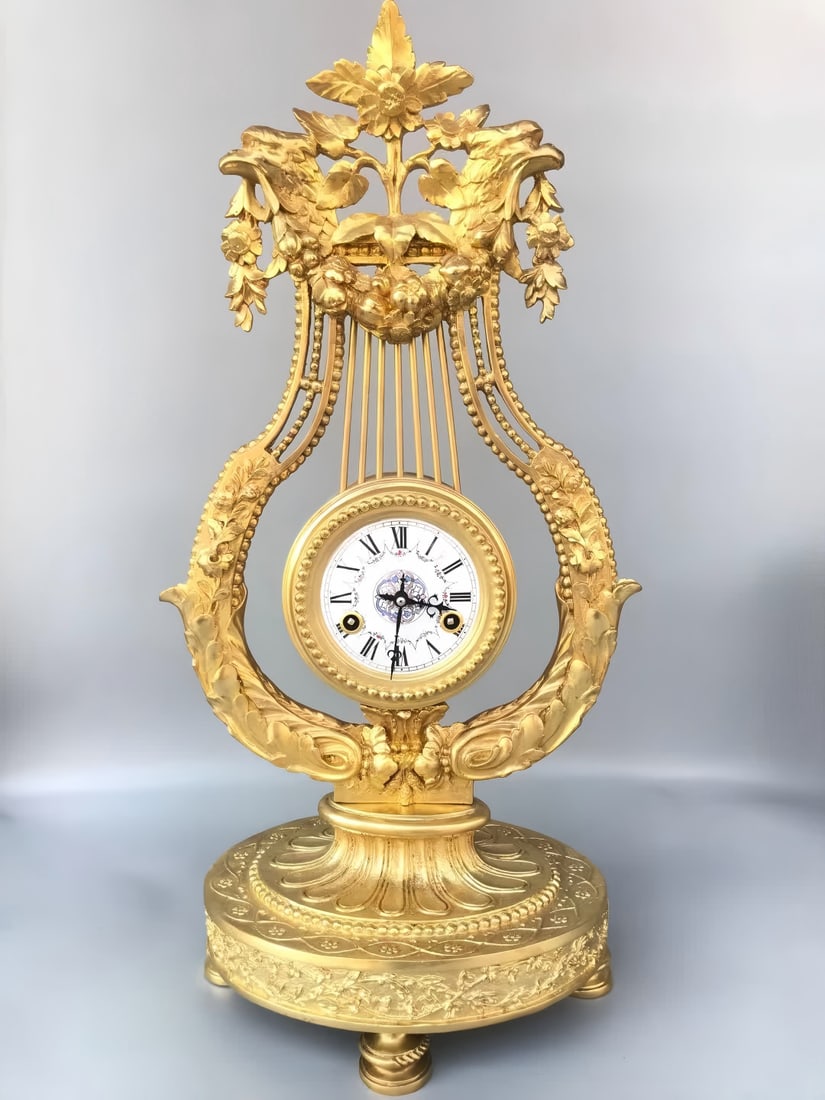 A late Qing dynasty bronze mantel clock: Late Qing dynasty bronze seat bell SIZE: H:66x30x22cm (The Dimensions Of All Batches Are Manually Measured.If You Need More Detailed Information, Please Contact Our Customer Service Before Bidding.)