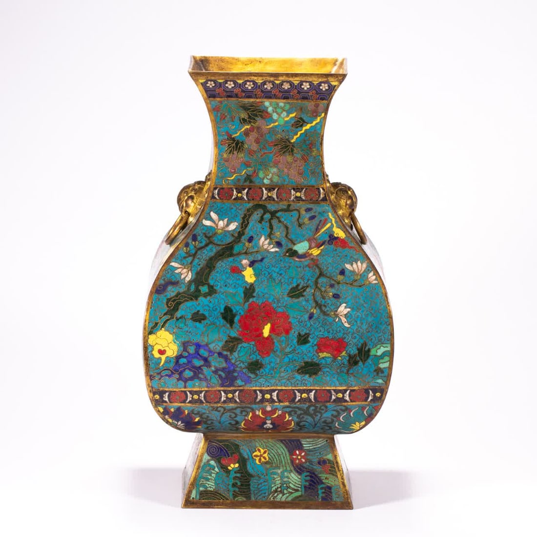 A Qing Dynasty cloisonne double-handled wine vessel: Qing Dynasty cloisonne double-handled zun (wine vessel). SIZE: L:22.2cm W:22.2cm H:40cm W:5190g (The Dimensions Of All Batches Are Manually Measured.If You Need More Detailed Information, Please Conta