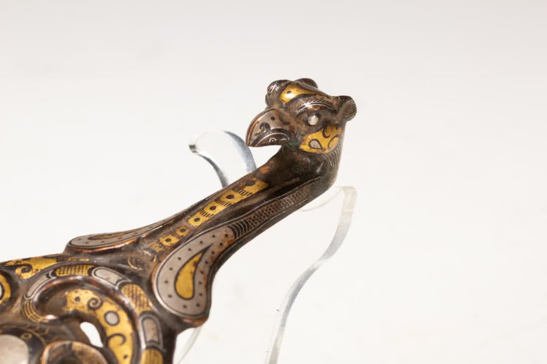 One piece: Han dynasty gold and silver inlaid belt hook (1 of 8)