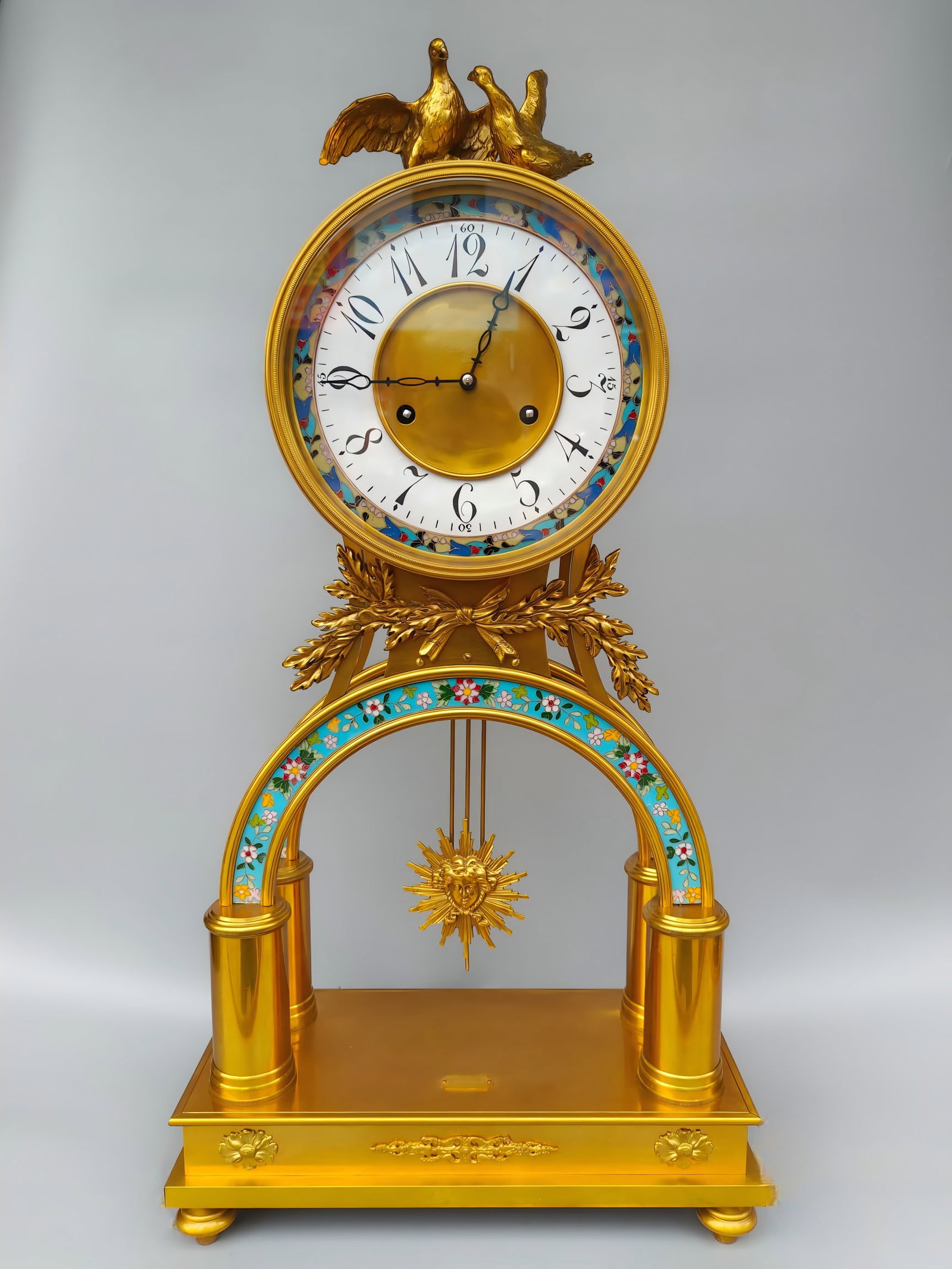 A late Qing dynasty gilded bronze mechanical table clock: Late Qing dynasty gilded bronze mechanical table clock SIZE: 75x38x20cm (The Dimensions Of All Batches Are Manually Measured.If You Need More Detailed Information, Please Contact Our Customer Service 