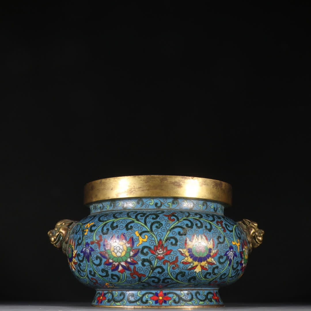 A Qing Dynasty gilt bronze cloisonne double lion-handled incense burner: Qing Dynasty gilt copper cloisonne double lion-ear incense burner SIZE: H:12.5cm W:21.8cm W:5384.1g (The Dimensions Of All Batches Are Manually Measured.If You Need More Detailed Information, Please