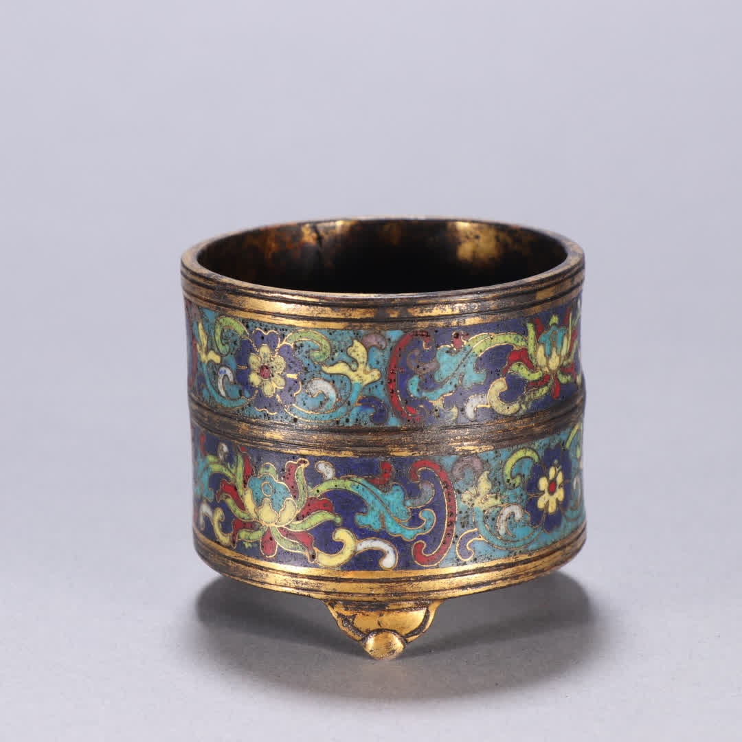 A Qing Dynasty copper gilt cloisonne incense burner with entwined lotus lotus patterns: Qing Dynasty Copper Gilded cloisonne Incense Burner, Lotus Pattern SIZE: H:5cm W:5.6cm W:146.8g (The Dimensions Of All Batches Are Manually Measured.If You Need More Detailed Information, Please Conta