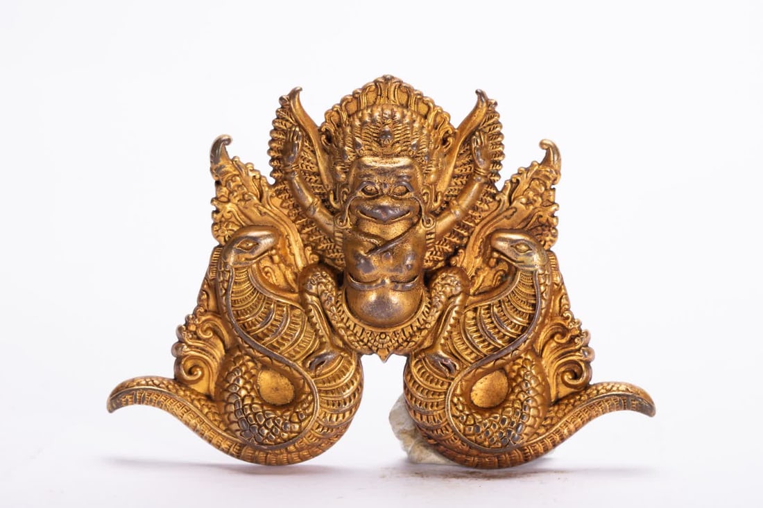 A Qing Dynasty bronze gilt plaque: Qing Dynasty bronze gilt plaque SIZE: L:9cm W:6.5cm W:60g (The Dimensions Of All Batches Are Manually Measured.If You Need More Detailed Information, Please Contact Our Customer Service Before