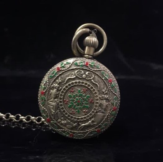 A late Qing cloisonne floral copper pocket watch: Late Qing cloisonne flower copper pocket watch SIZE: D:5cm (The Dimensions Of All Batches Are Manually Measured.If You Need More Detailed Information, Please Contact Our Customer Service Before