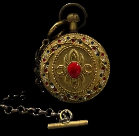 A late Qing dynasty pocket watch set with gemstones: Late Qing Dynasty gem-inlaid pocket watch SIZE: D:5cm (The Dimensions Of All Batches Are Manually Measured.If You Need More Detailed Information, Please Contact Our Customer Service Before Bidding.)