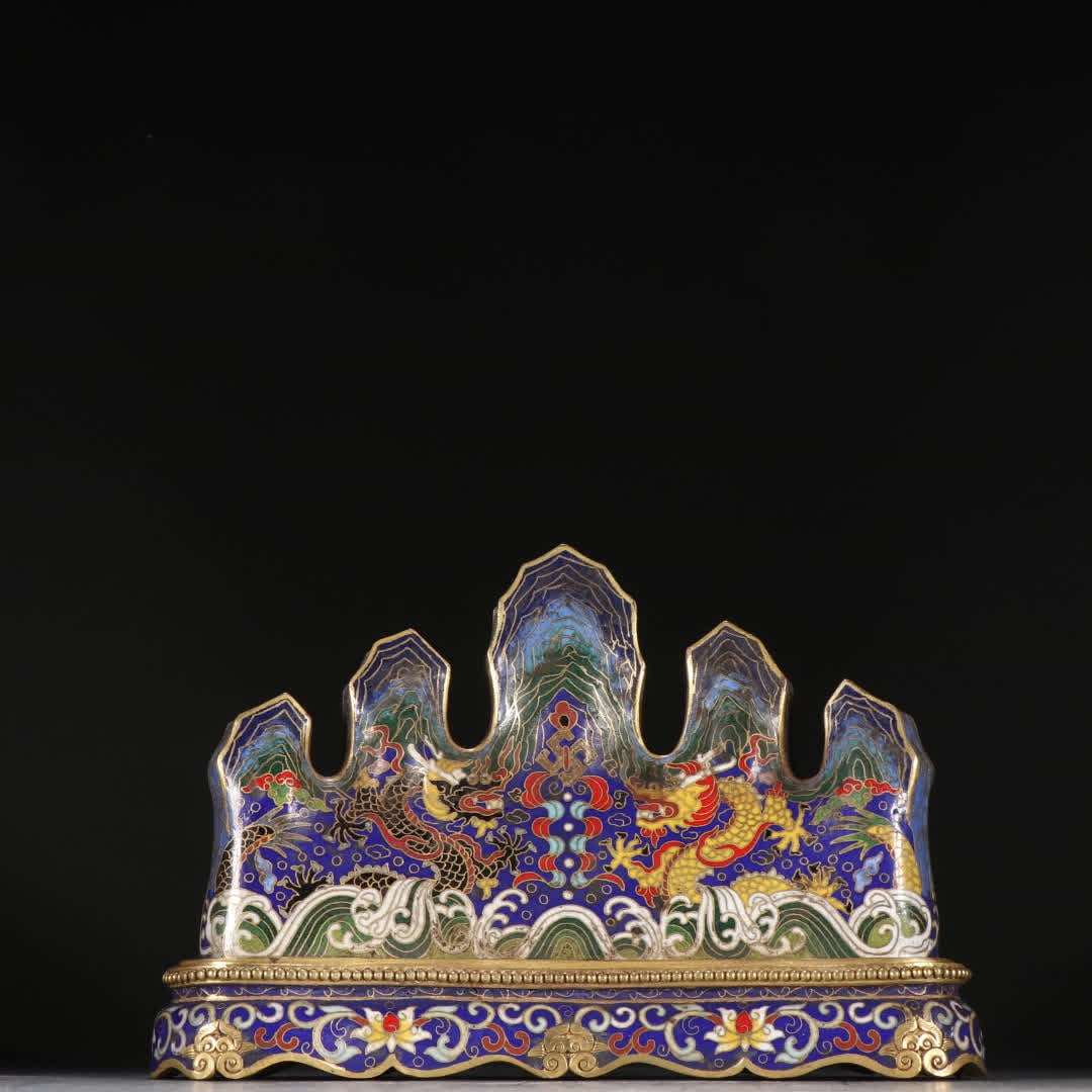 A Qing Dynasty gilt bronze cloisonne double dragon playing with a pearl mountain ornament: Qing Dynasty gilt bronze cloisonne double dragons playing with pearls mountain ornament SIZE: H:16.2cm W:23cm W:2930.4g (The Dimensions Of All Batches Are Manually Measured.If You Need More Detailed