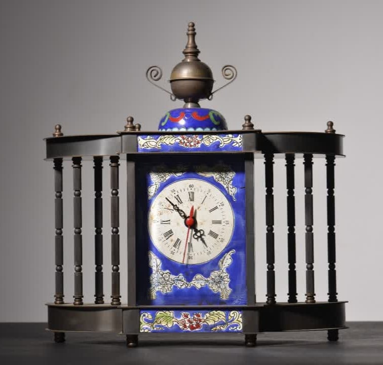 A late Qing dynasty bronze-bodied painted enamel eight-column mechanical clock: Late Qing Dynasty copper-bodied painted enamel eight-column mechanical clock SIZE: L:23cm W:8cm H:23cm (The Dimensions Of All Batches Are Manually Measured.If You Need More Detailed Information,