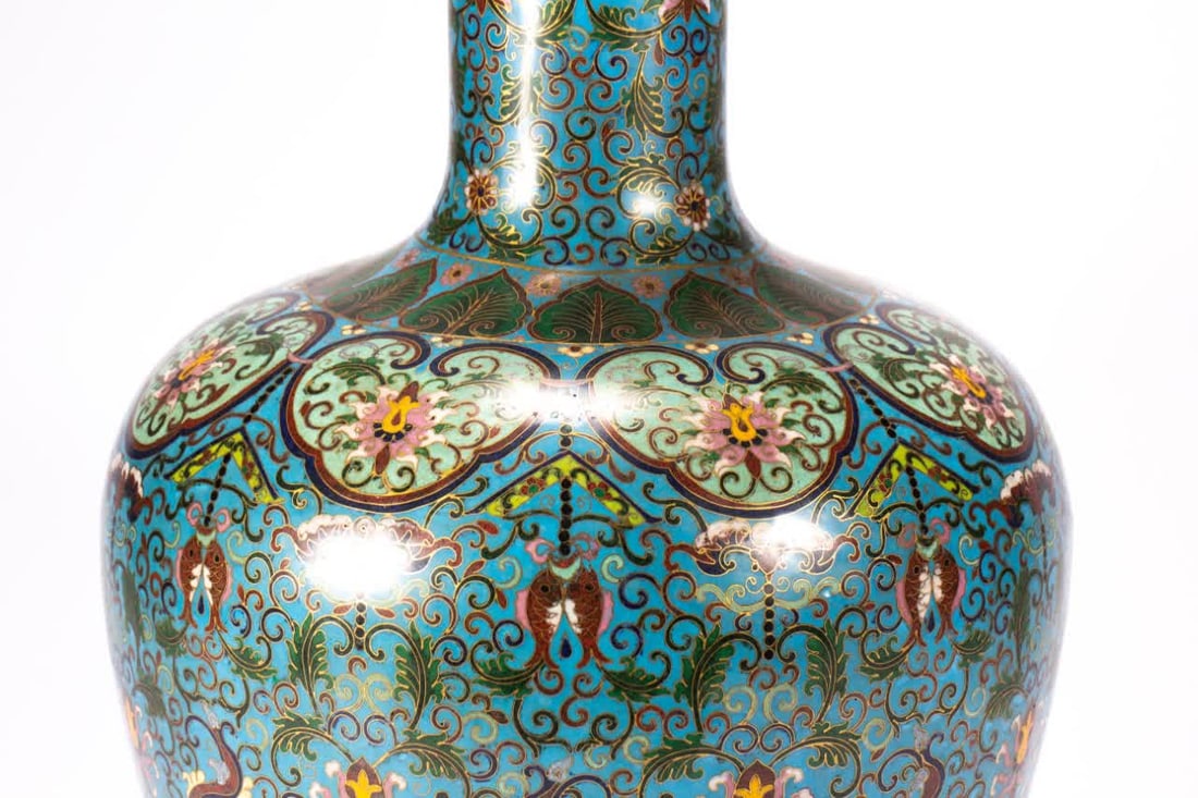 A Qing Dynasty cloisonne vase - 3