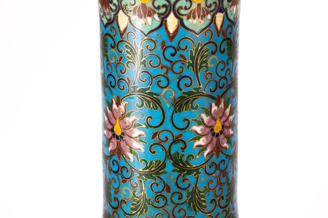A Qing Dynasty cloisonne vase - 5