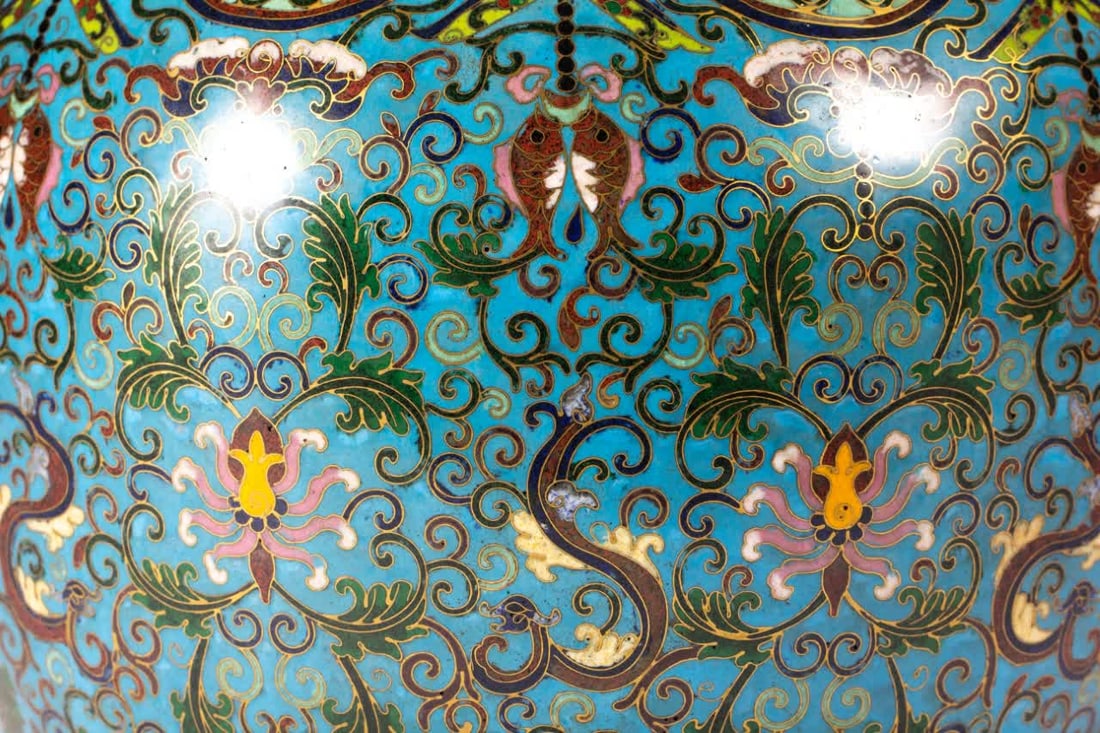 A Qing Dynasty cloisonne vase - 6