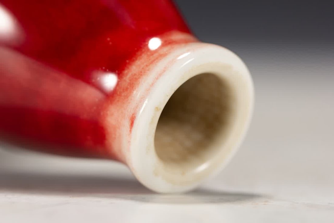 A Qing Dynasty red-glazed vase - 4