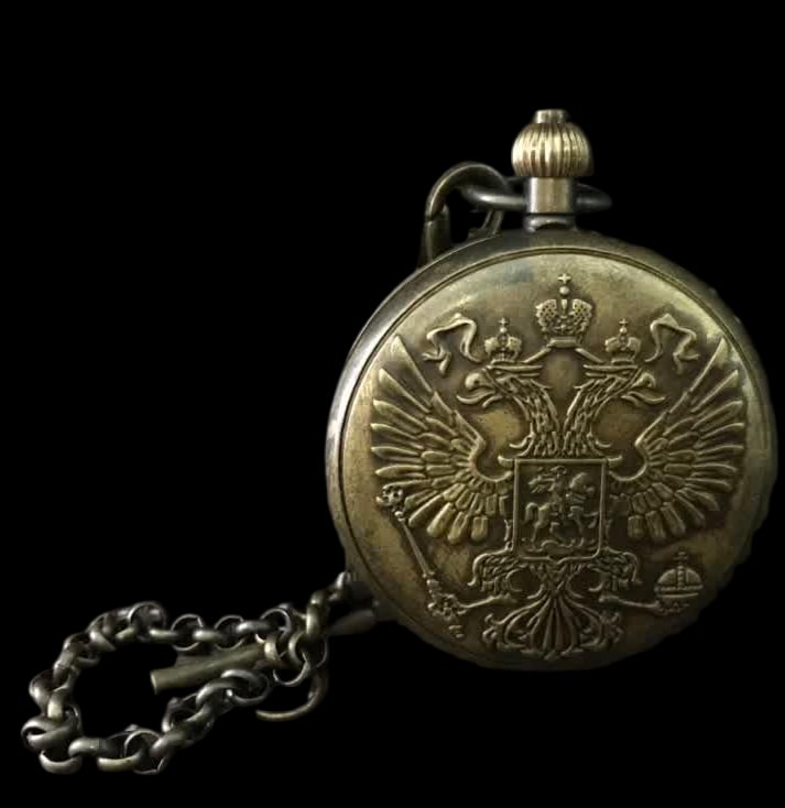 A late Qing dynasty double-leaf pure copper pocket watch: Late Qing Dynasty double-leaf pure copper pocket watch SIZE: D:55mm (The Dimensions Of All Batches Are Manually Measured.If You Need More Detailed Information, Please Contact Our Customer Service