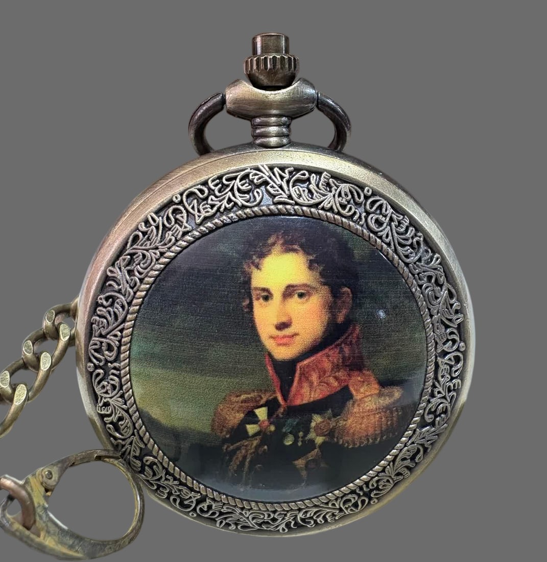 A late Qing dynasty Western pic alloy pocket watch: Late Qing Western pictorial alloy pocket watch SIZE: D:50mm (The Dimensions Of All Batches Are Manually Measured.If You Need More Detailed Information, Please Contact Our Customer Service Before
