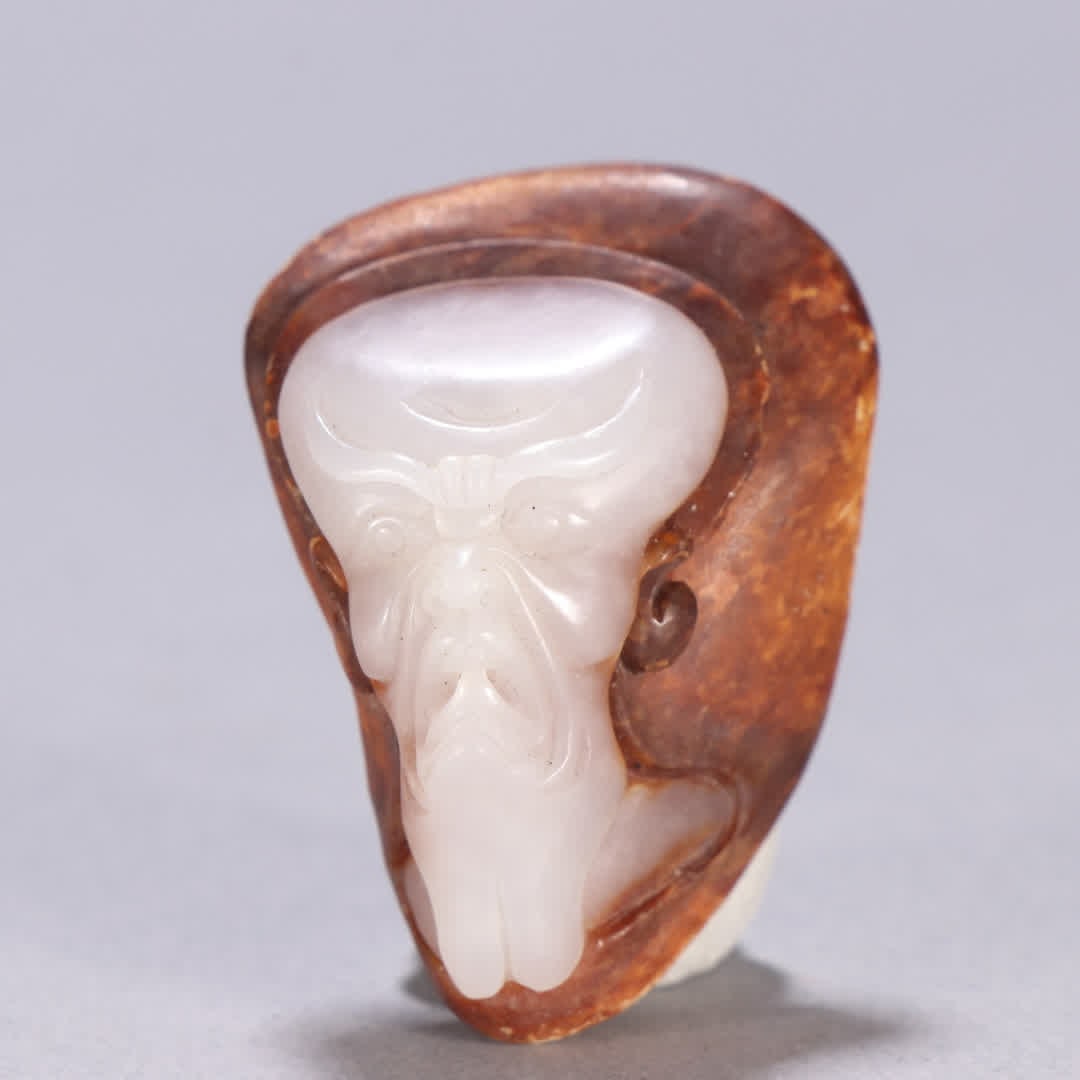 One piece is a Hetian jade seed Arhat pendant: Hetian jade seed material Arhat pendant SIZE: H:4.5cm W:3.2cm W:25.6g (The Dimensions Of All Batches Are Manually Measured.If You Need More Detailed Information, Please Contact Our Customer Service